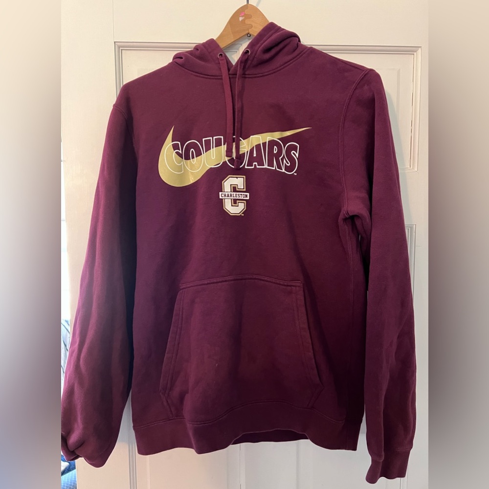 Small Men’s College of Charleston Nike hoodie in Burgundy